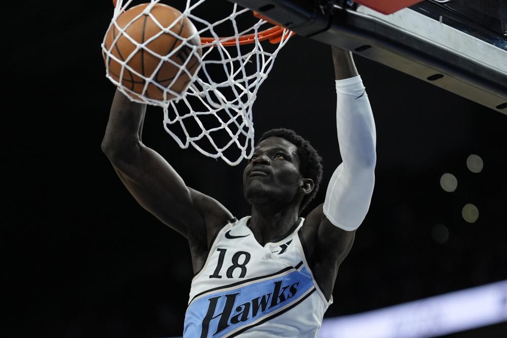 体育NBA：掘金主帅马龙续约至2027年